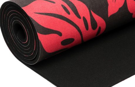 Le tapis de yoga Prada : le sport devient chic