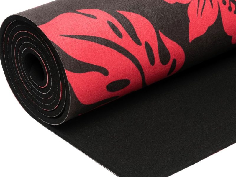 Le tapis de yoga Prada : le sport devient chic