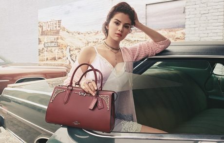 Selena Gomez : une nouvelle ligne de maroquinerie avec Coach