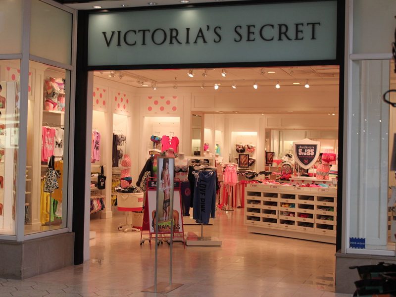 Victoria’s Secret enchaîne les bad buzz et perd du terrain