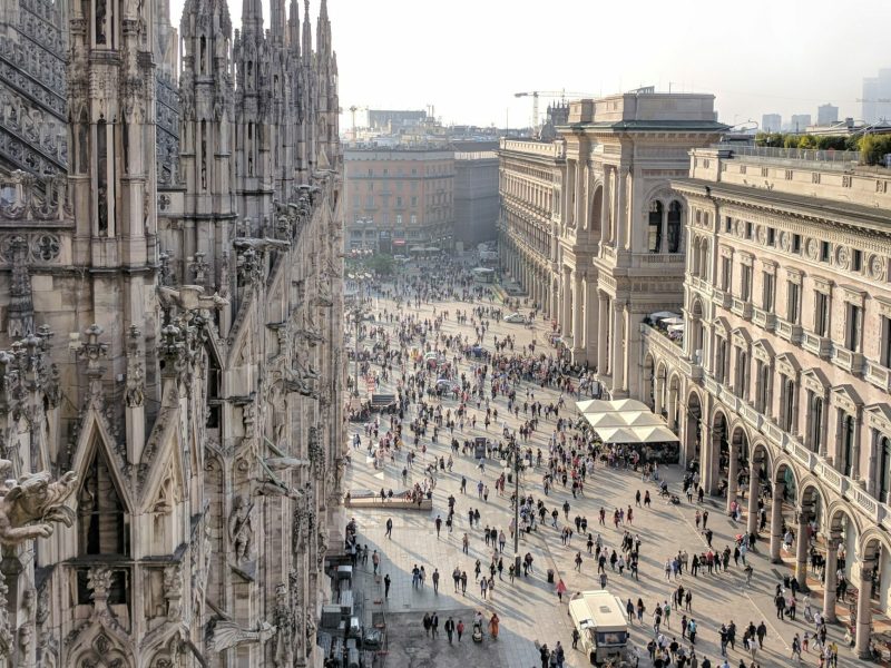 Bernard Arnault s’offre un lieu historique à Milan