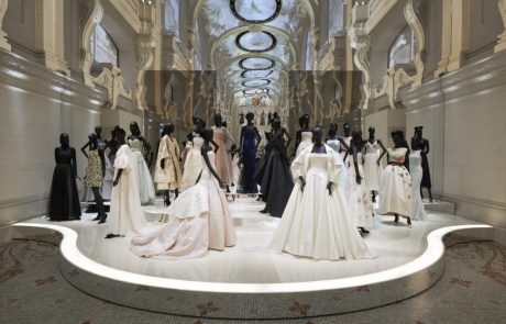 Record d’affluence pour l’exposition Dior à Paris