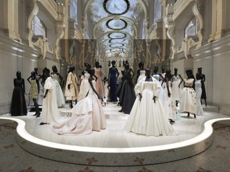 Christian Dior, designer of dreams : l’expo joue les prolongations à Londres