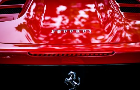 Automobile de luxe : marge record pour Ferrari