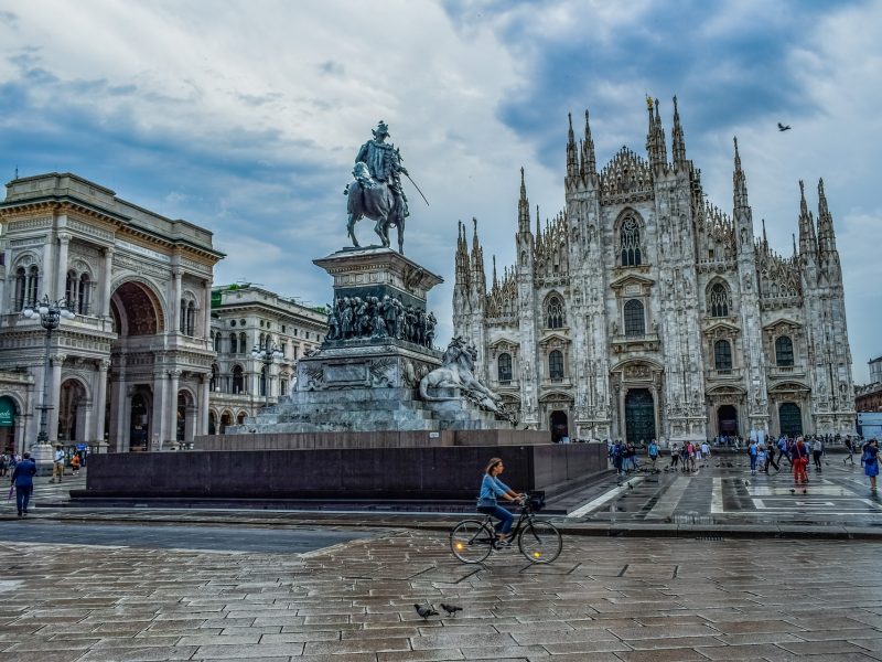 Une Fashion Week numérique et physique à Milan