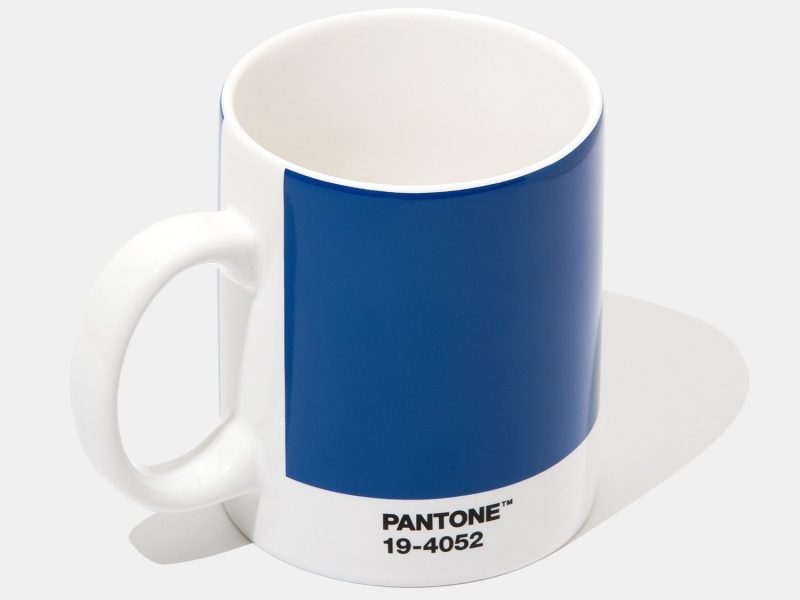 Pantone érige le « Classic blue » en couleur de l’année 2020