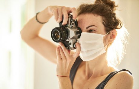 Masques de protection : les maisons de luxe au chevet des hôpitaux