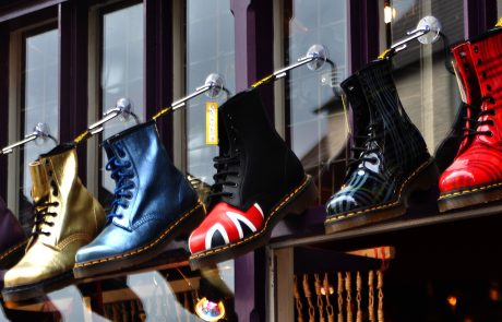 Les Dr. Martens font leurs premiers pas en Bourse