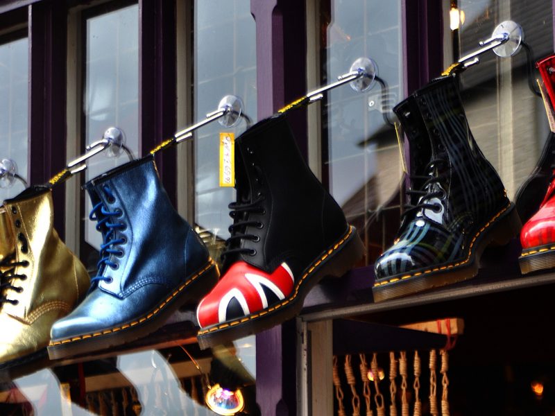 Les Dr. Martens font leurs premiers pas en Bourse