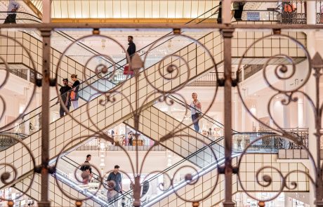 Le Bon Marché couleur rose punk